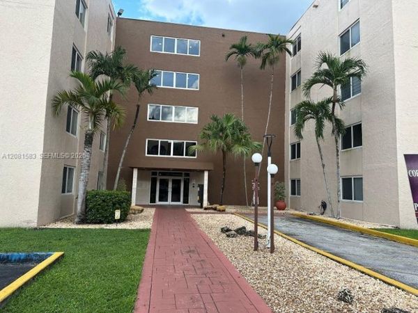 6960 NW 186th St , Unit 2-131, Hialeah, FL 33015