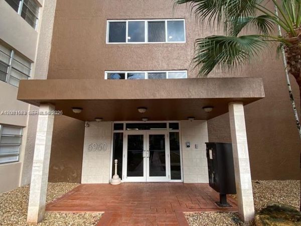 6960 NW 186th St , Unit 2-131, Hialeah, FL 33015