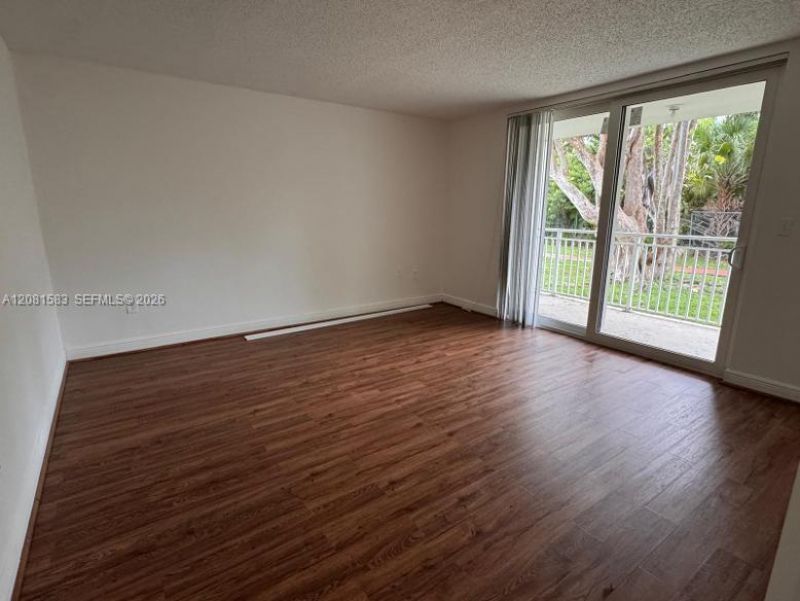 6960 NW 186th St , Unit 2-131, Hialeah, FL 33015 Photo