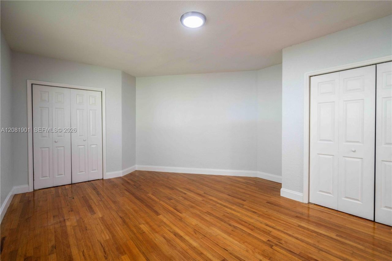 75 S Shore Dr, Unit 4B, Miami Beach, FL 33141 Photo