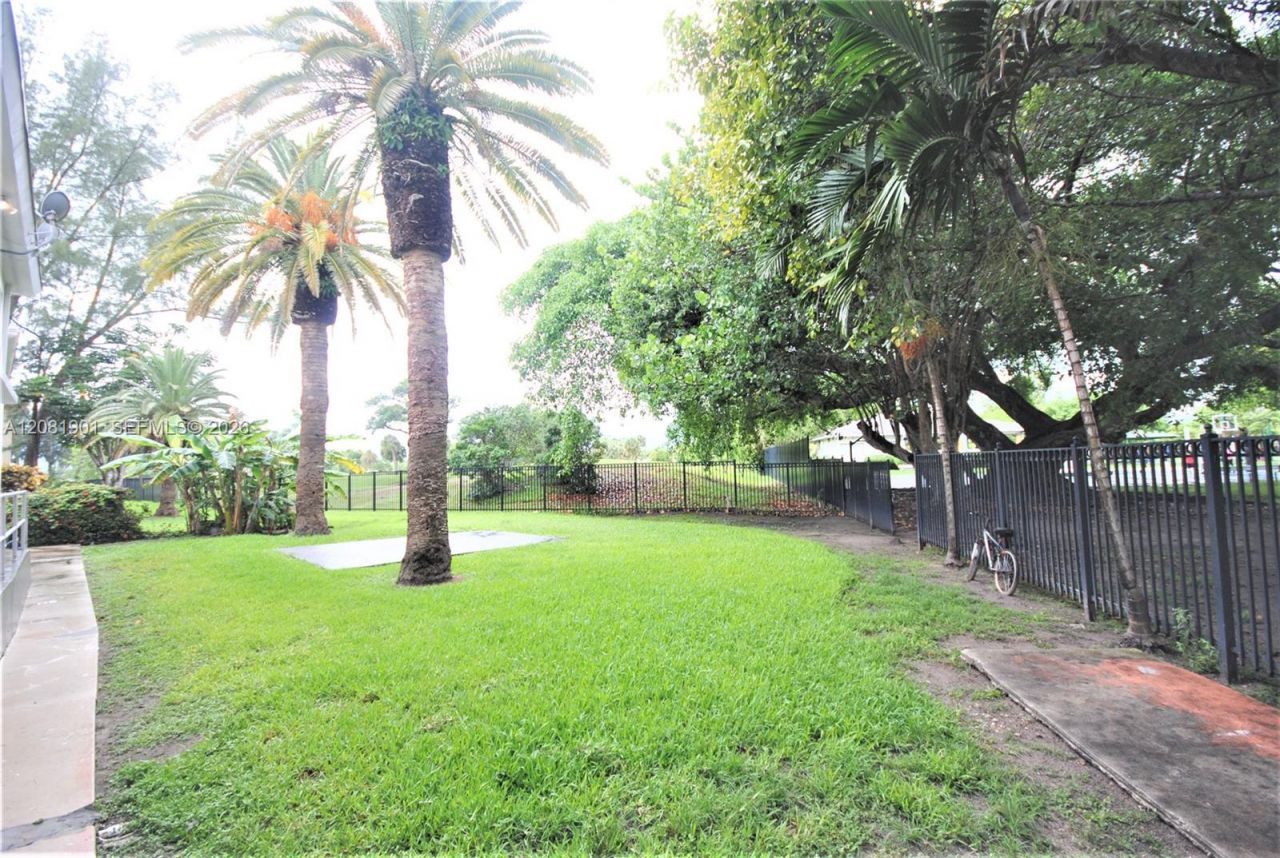 75 S Shore Dr, Unit 4B, Miami Beach, FL 33141 Photo