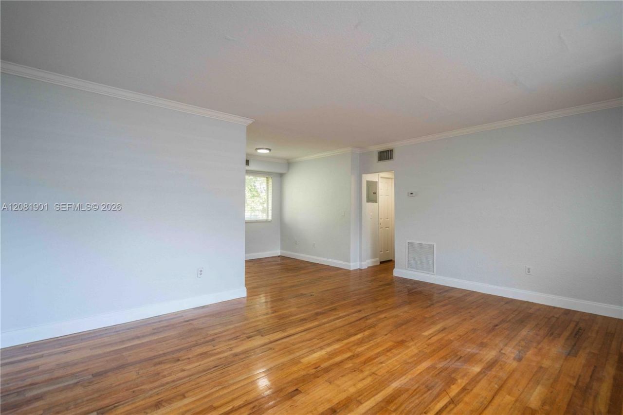 75 S Shore Dr, Unit 4B, Miami Beach, FL 33141 Photo
