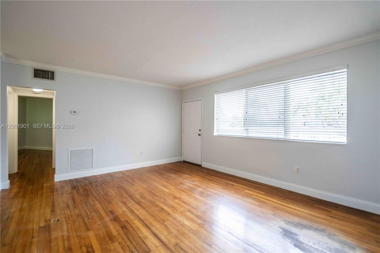 75 S Shore Dr, Unit 4B, Miami Beach, FL 33141 Photo