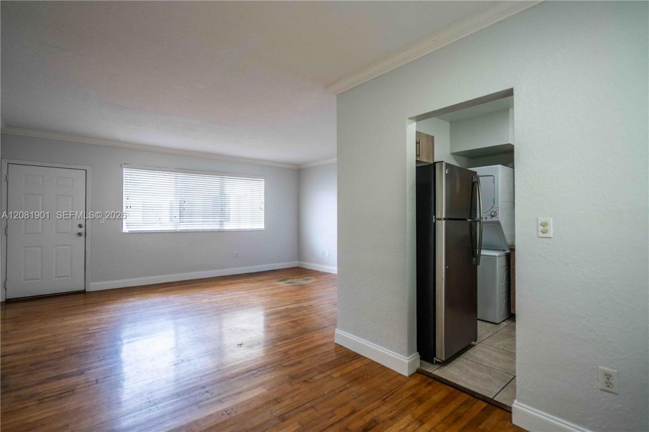 75 S Shore Dr, Unit 4B, Miami Beach, FL 33141 Photo