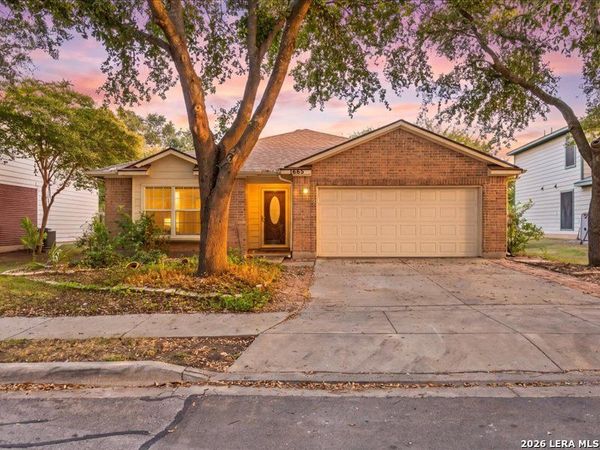 1665 Rolling Brook Ln, Schertz, TX 78154