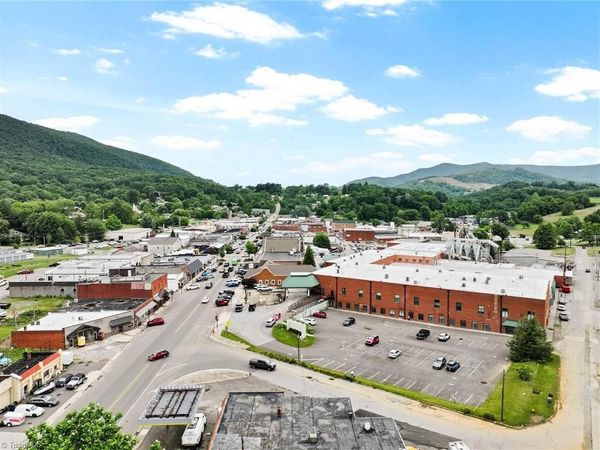 215 SE Jefferson Station Place , Unit 210, West Jefferson, NC 28694
