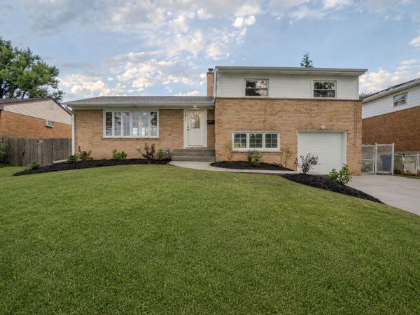 291 Division Street , Melrose Park, IL 60160