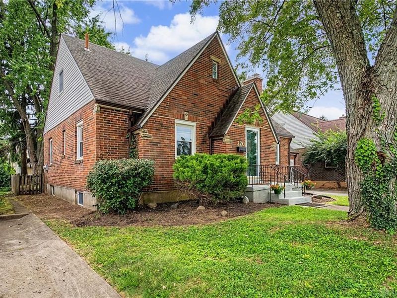 220 E Dorothy Lane, Kettering, OH 45419 Photo 2