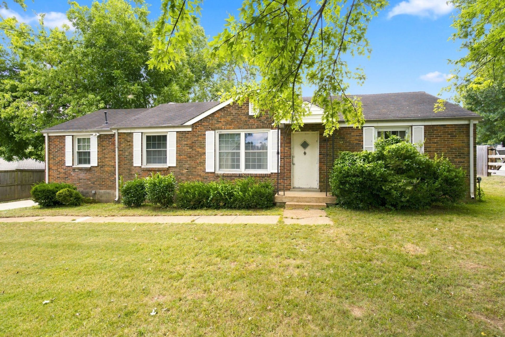 511 Brentlawn Dr, Nashville, TN 37220 Main Photo