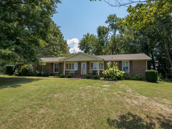 8417 Merrymount Dr, Nashville, TN 37221