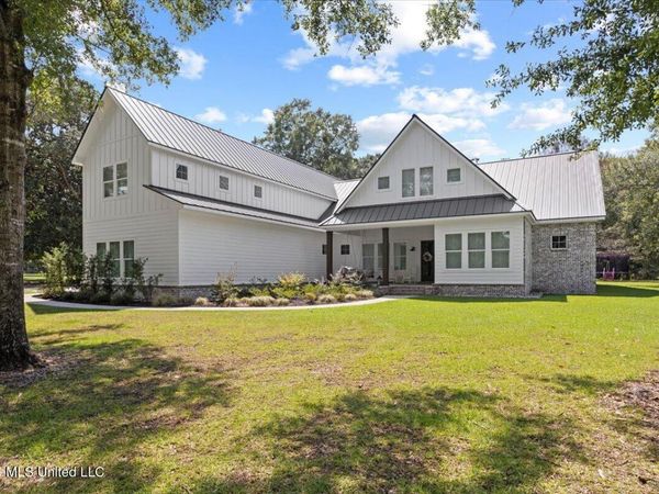 16017 Lorraine Road, Biloxi, MS 39532