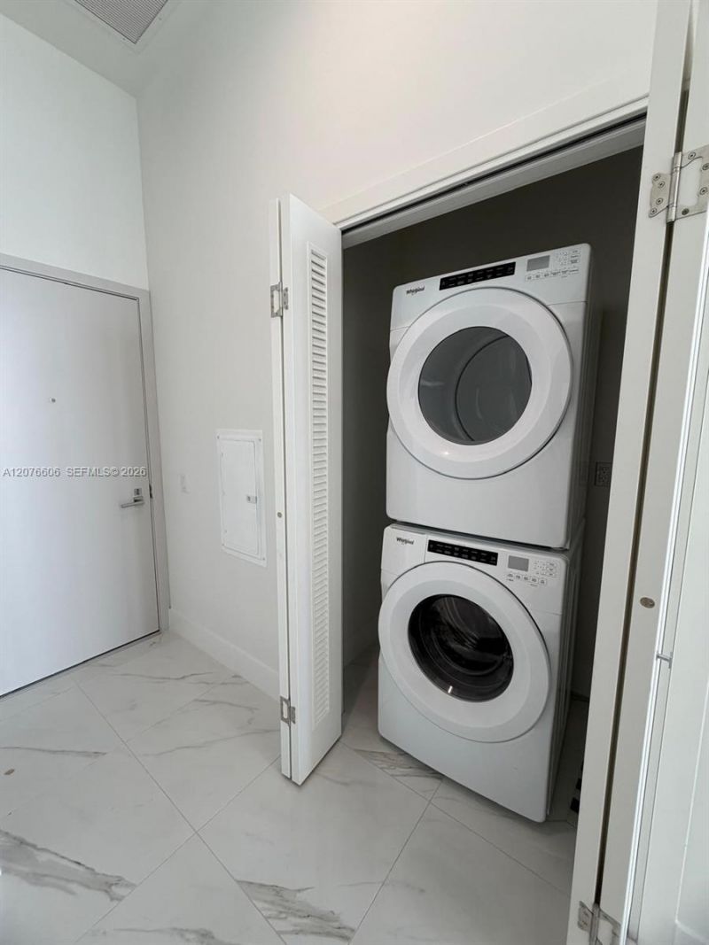 1170 E Hallandale Beach Blvd, Unit 607, Hallandale Beach, FL 33009 Photo