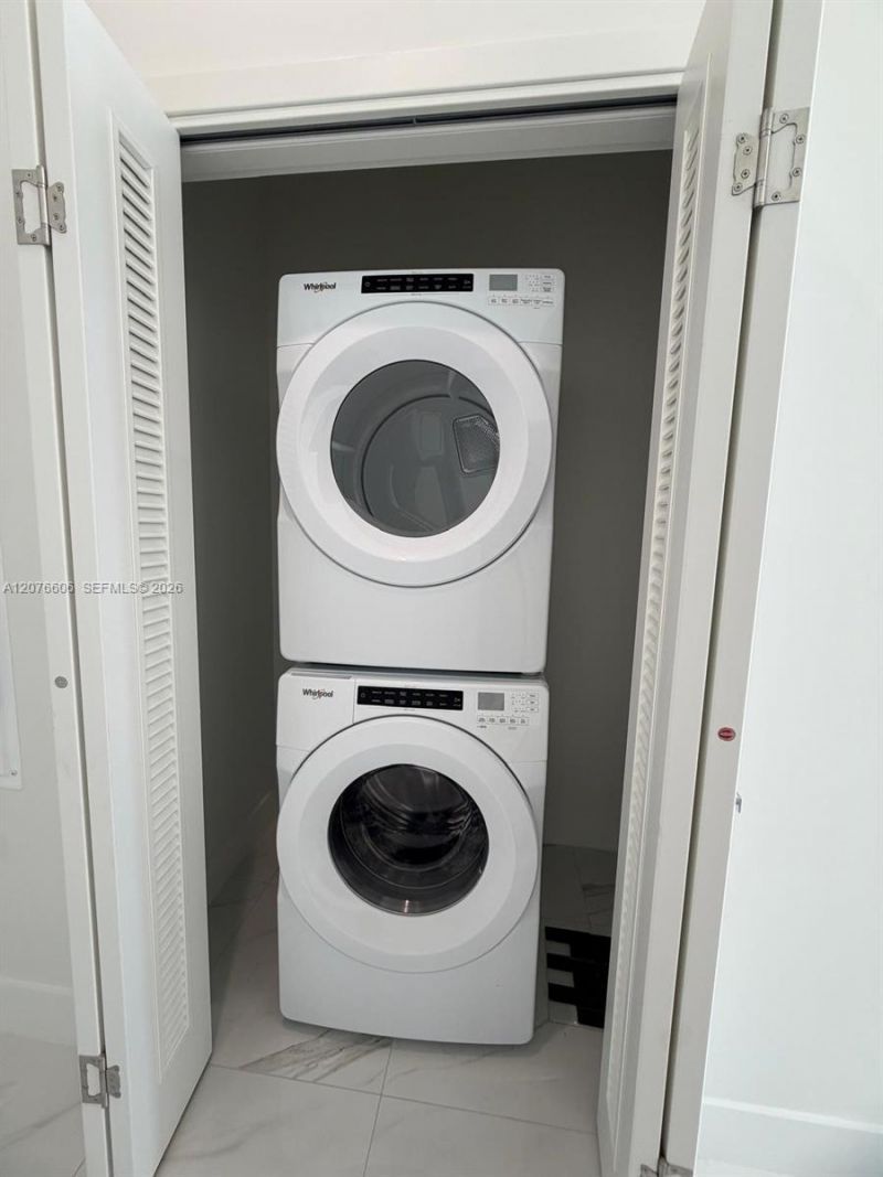 1170 E Hallandale Beach Blvd, Unit 607, Hallandale Beach, FL 33009 Photo