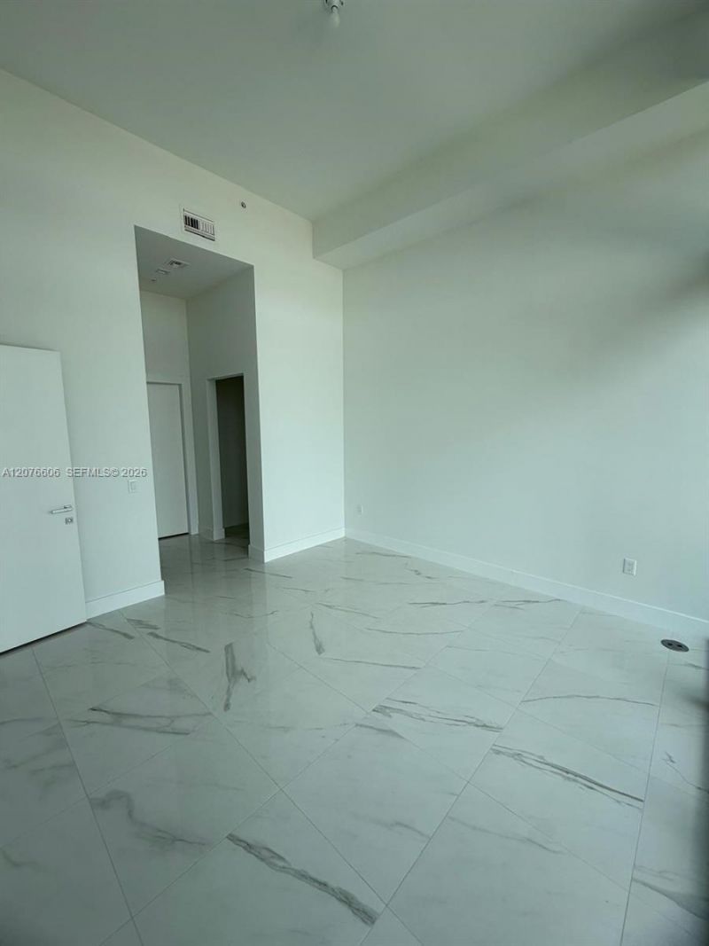 1170 E Hallandale Beach Blvd, Unit 607, Hallandale Beach, FL 33009 Photo