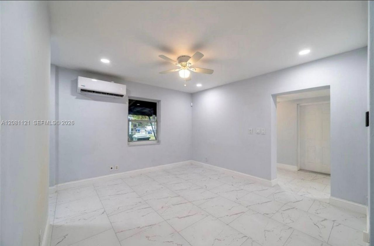 425 NW 14th Way , Fort Lauderdale, FL 33311 Photo