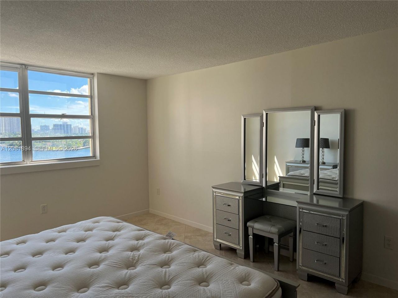 1833 S Ocean Dr , Unit 812, Hallandale Beach, FL 33009 Photo