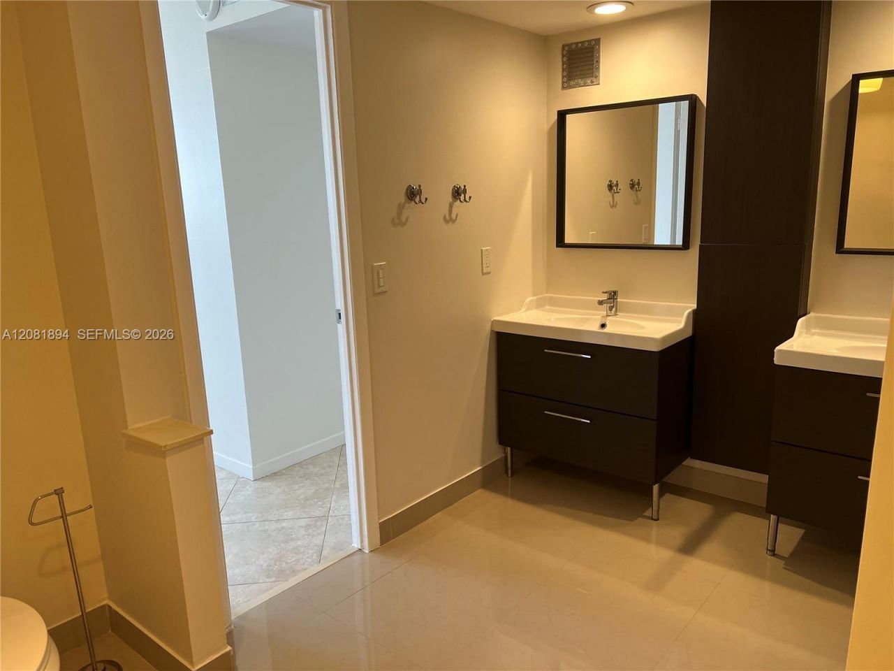 1833 S Ocean Dr , Unit 812, Hallandale Beach, FL 33009 Photo