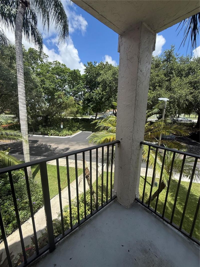 10131 W Sunrise Blvd, Unit 204, Plantation, FL 33322 Photo