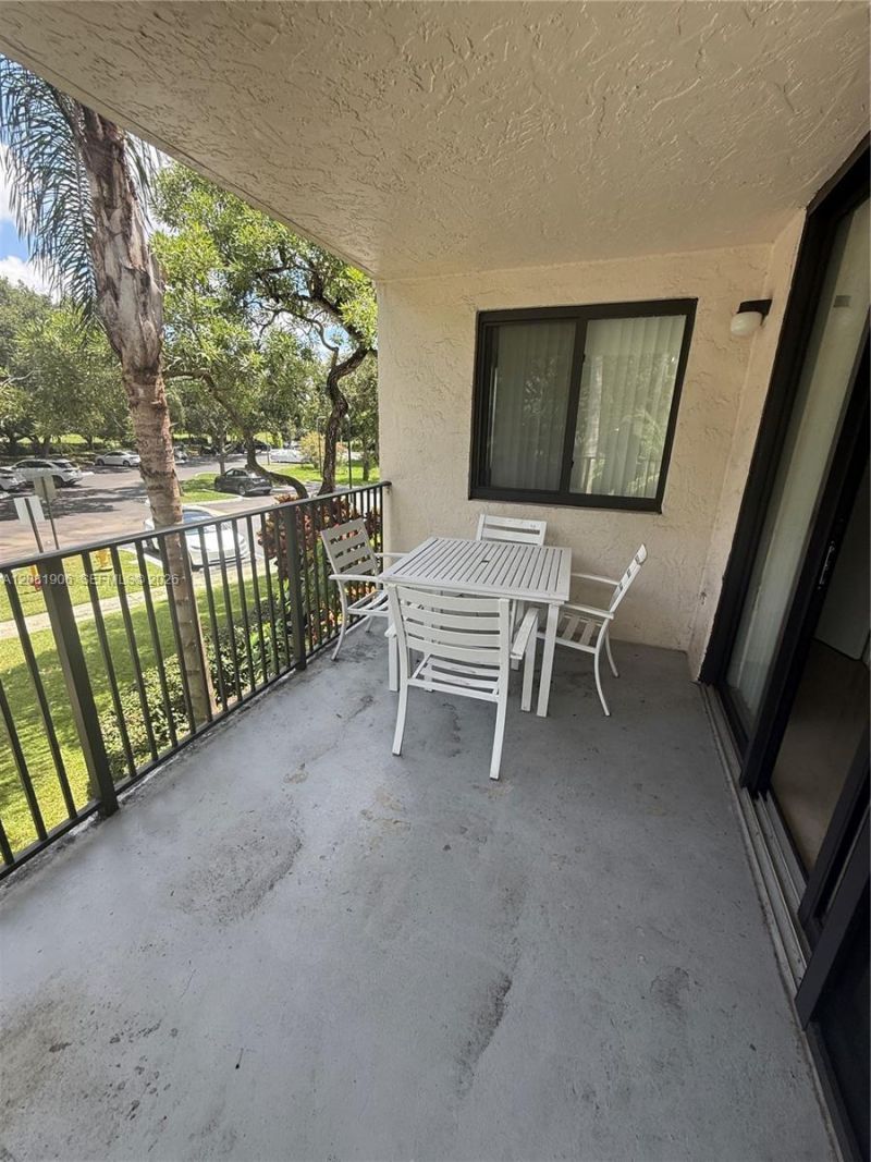 10131 W Sunrise Blvd, Unit 204, Plantation, FL 33322 Photo