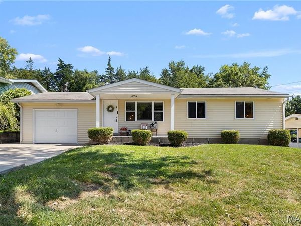 10 Valley Road, St Charles, MO 63303