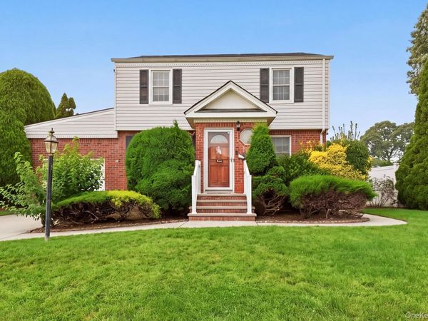 2262 First Street Street, East Meadow, NY 11554