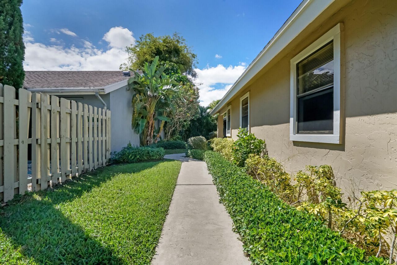 1080 NW 19th Terrace, Delray Beach, FL 33445 Photo