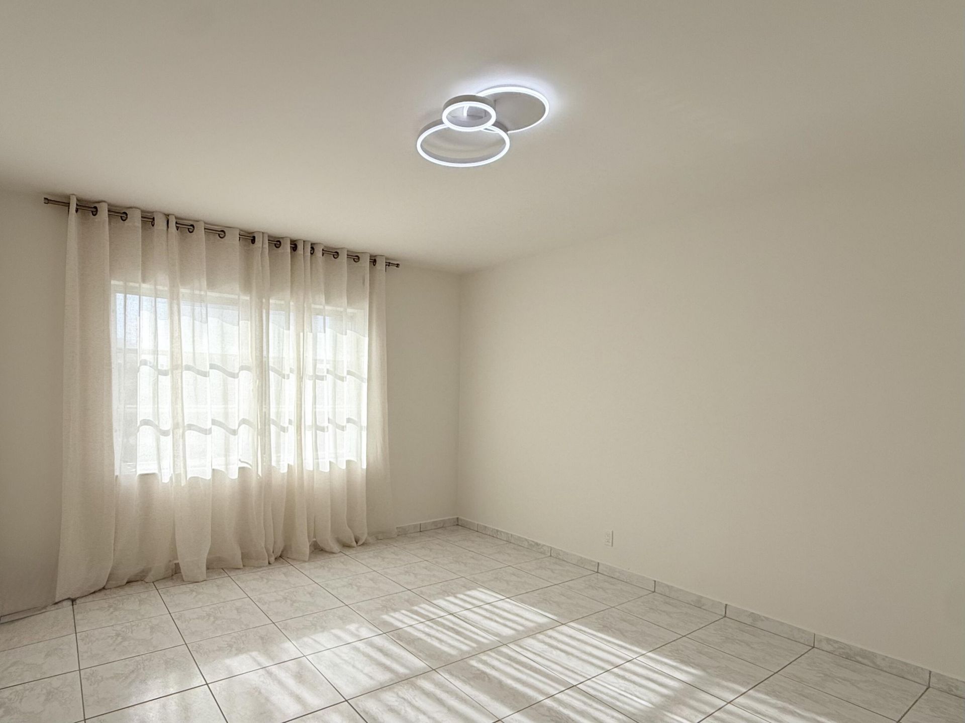 200 Diplomat Parkway, Unit 520, Hallandale Beach, FL 33009 Photo
