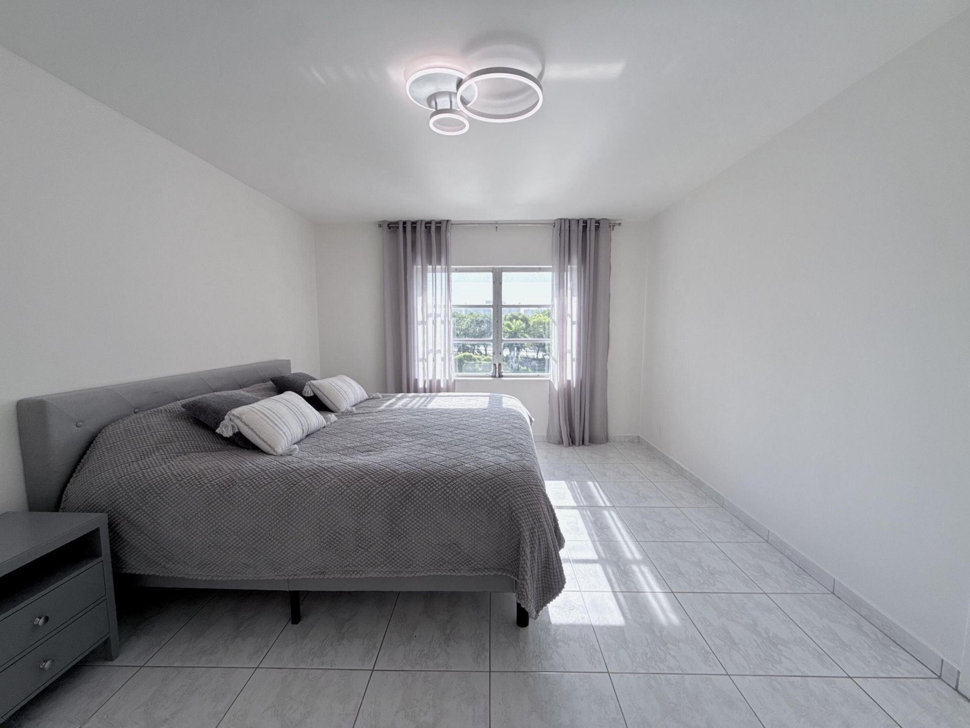 200 Diplomat Parkway, Unit 520, Hallandale Beach, FL 33009 Photo