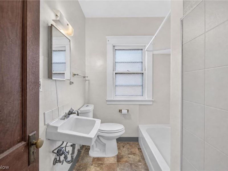 11616 Buckingham Avenue, Cleveland, OH 44120 Photo 18