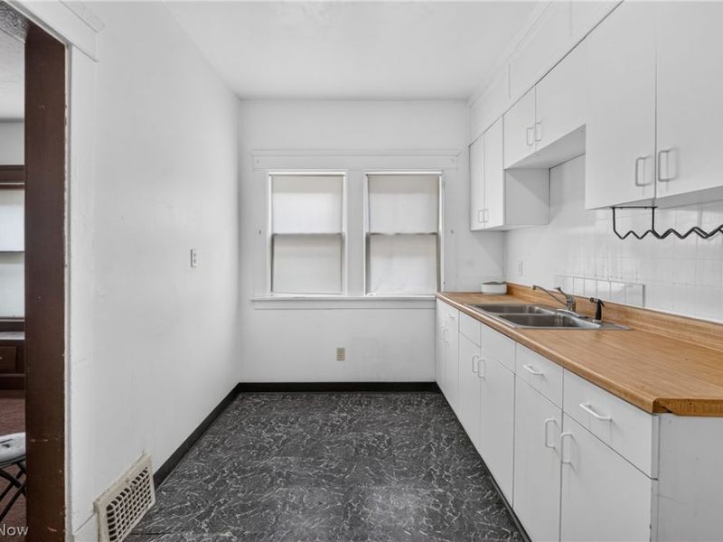 11616 Buckingham Avenue, Cleveland, OH 44120 Photo 30