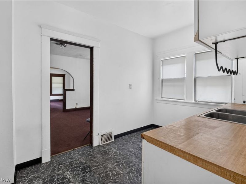 11616 Buckingham Avenue, Cleveland, OH 44120 Photo 32