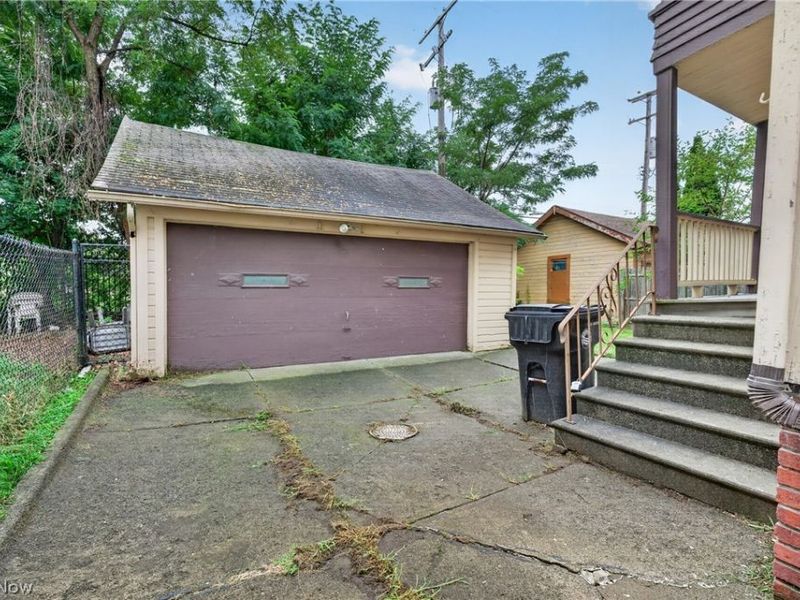 11616 Buckingham Avenue, Cleveland, OH 44120 Photo 41