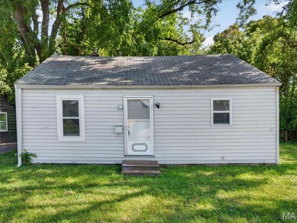 817 Sparks Avenue , Cahokia, IL 62206