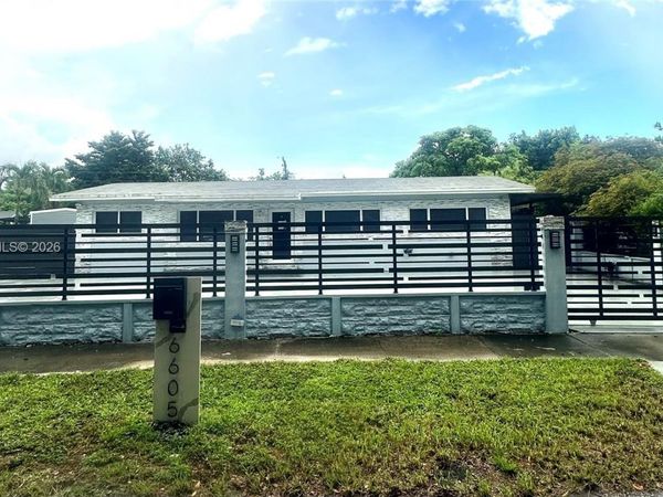 6605 W 6th Ave , Hialeah, FL 33012