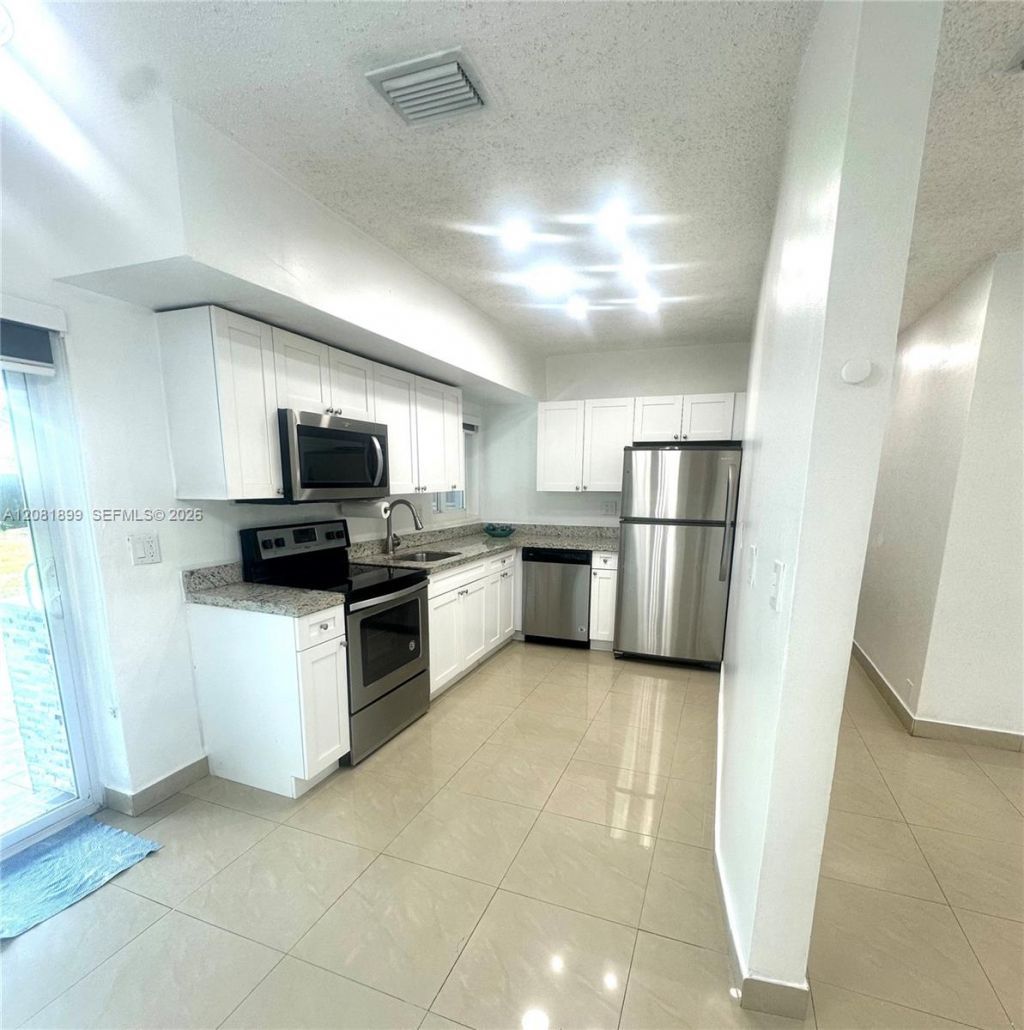 6605 W 6th Ave , Hialeah, FL 33012 Photo