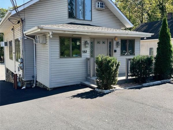 282 N Middletown Road , Pearl River, NY 10965