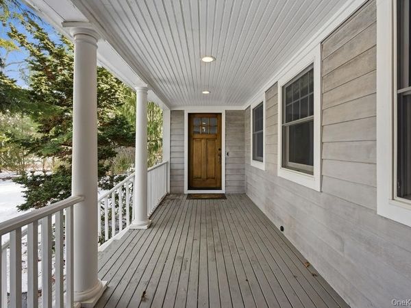 19 Howell Place , Speonk, NY 11972