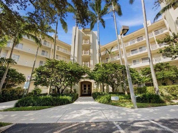 3500 OAKS CLUBHOUSE Drive, Unit 510, Pompano Beach, FL 33069