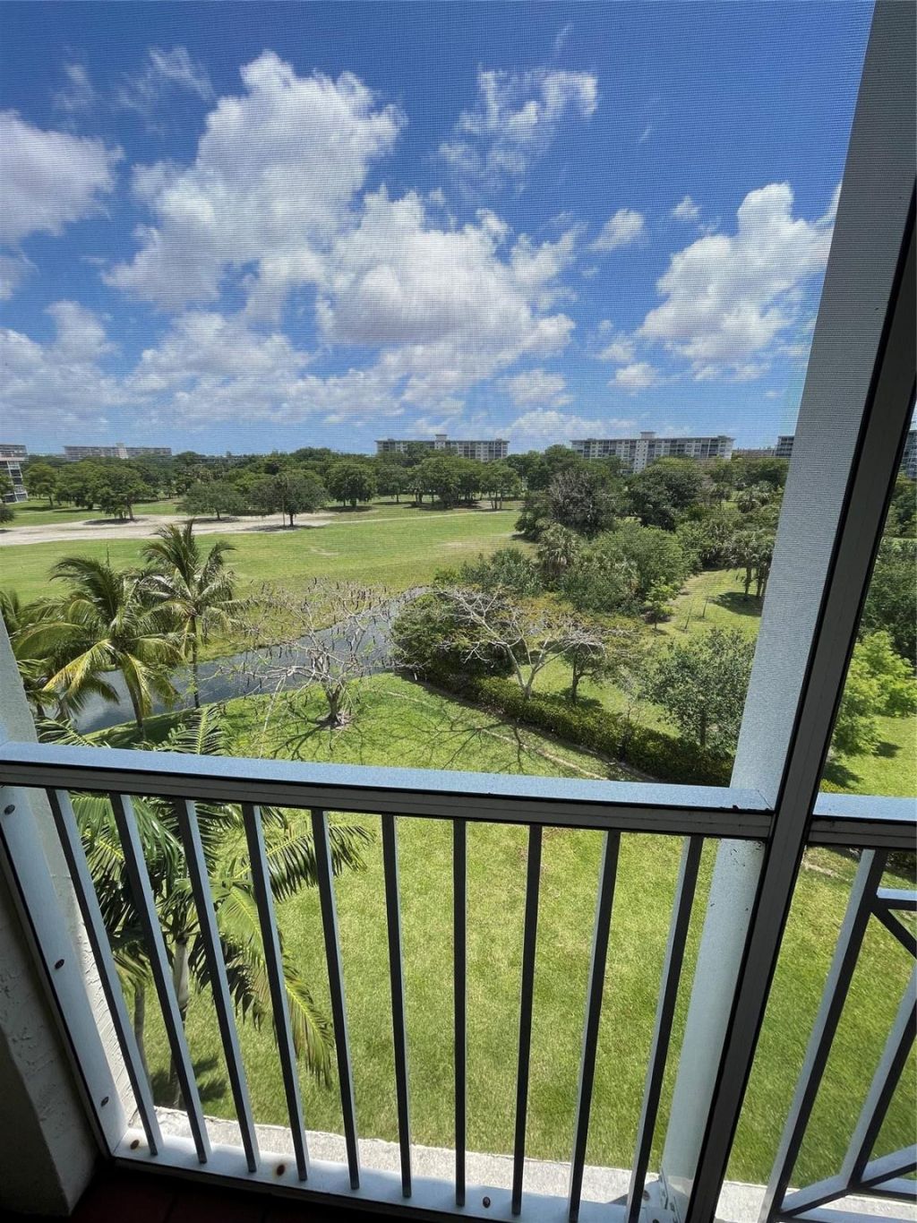 3500 Oaks Clubhouse Drive, Unit 510, Pompano Beach, FL 33069 Photo