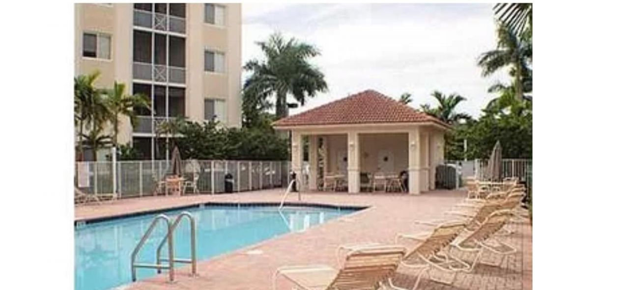 3500 Oaks Clubhouse Drive, Unit 510, Pompano Beach, FL 33069 Photo
