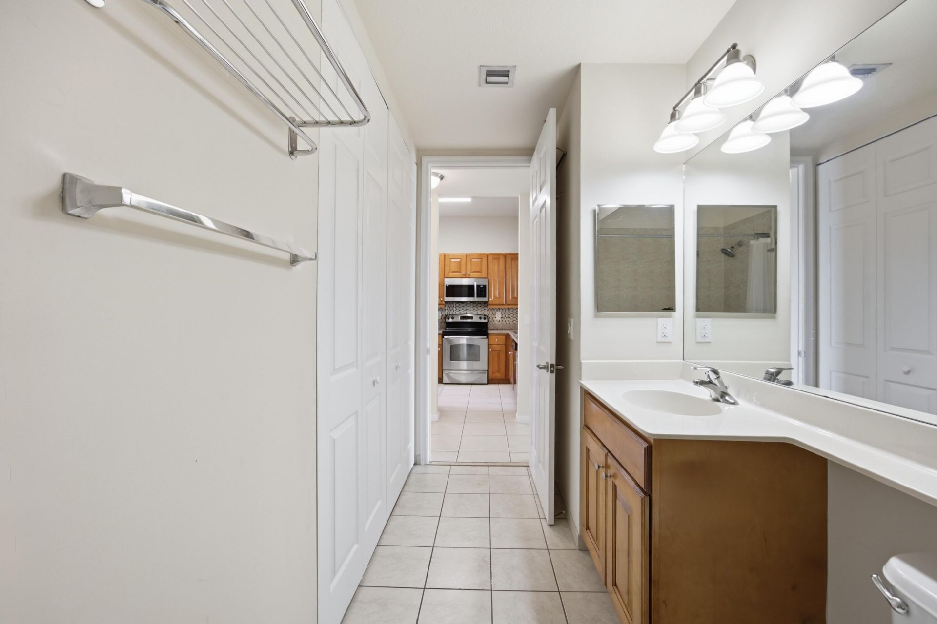 3500 Oaks Clubhouse Drive, Unit 510, Pompano Beach, FL 33069 Photo
