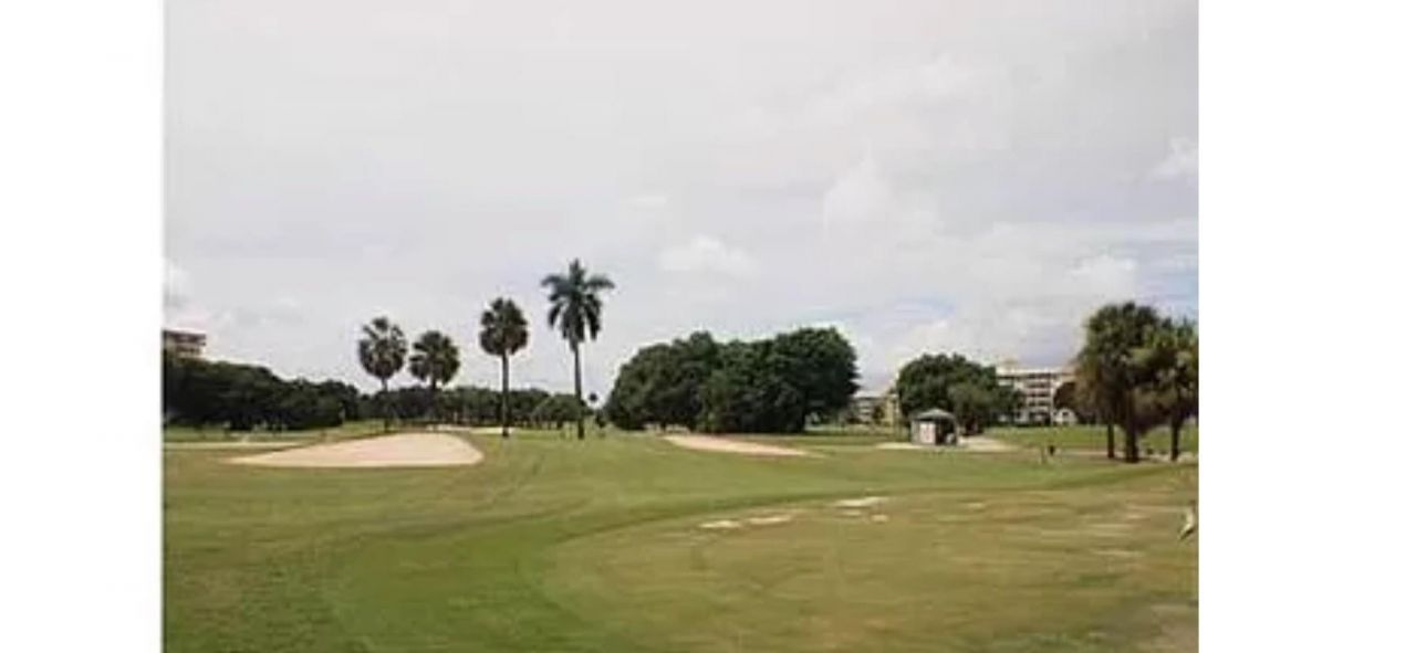 3500 Oaks Clubhouse Drive, Unit 510, Pompano Beach, FL 33069 Photo