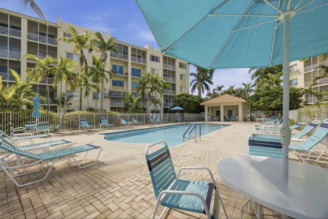 3500 Oaks Clubhouse Drive, Unit 510, Pompano Beach, FL 33069 Photo