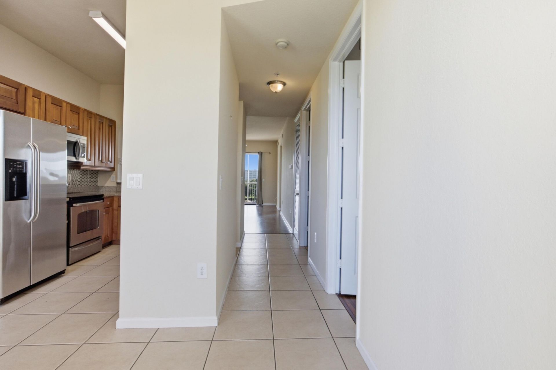 3500 Oaks Clubhouse Drive, Unit 510, Pompano Beach, FL 33069 Photo