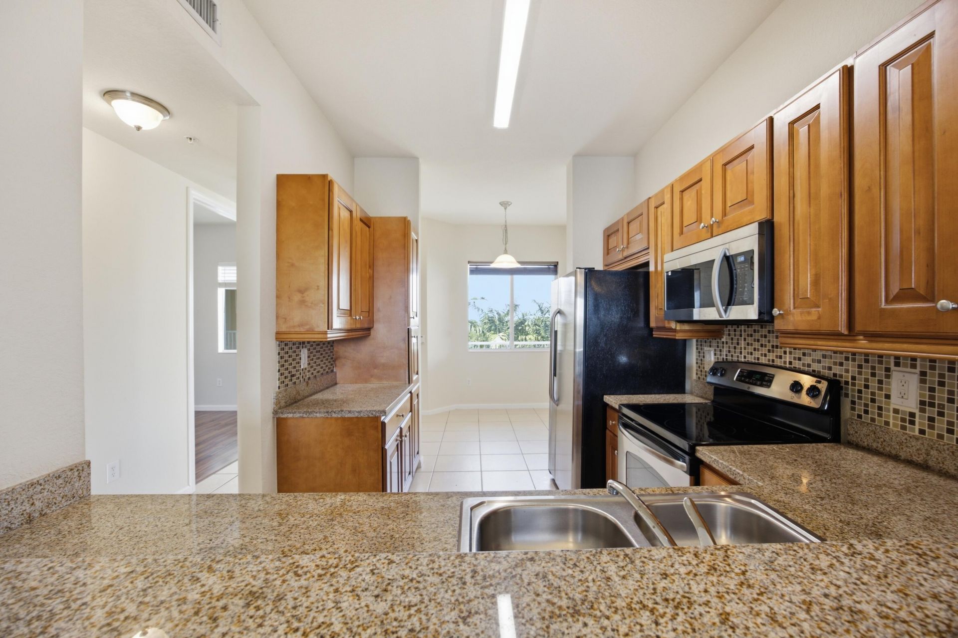 3500 Oaks Clubhouse Drive, Unit 510, Pompano Beach, FL 33069 Photo