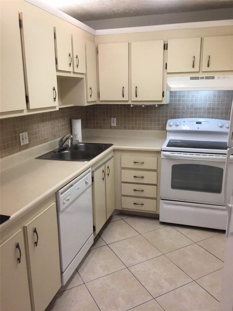 2840 NE 14th Street Causeway, Pompano Beach, FL 33062 Photo