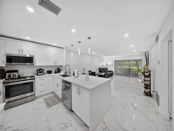 265 CAPE COD Circle, Lake Worth, FL 33467
