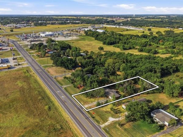 1017 Highway 377 N, Whitesboro, TX 76273