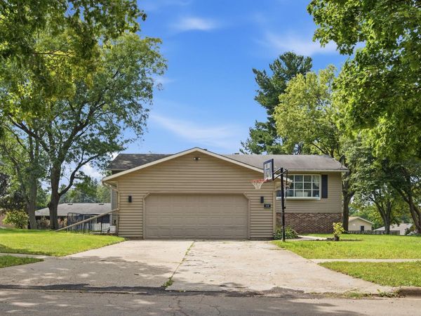 648 Alamo Drive, FREEPORT, IL 61032