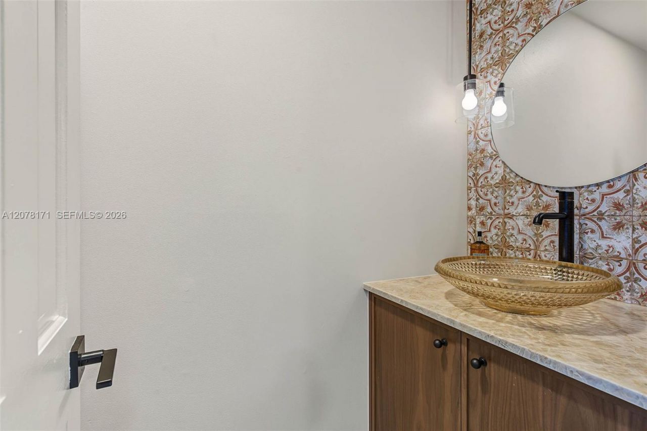 825 SE 2nd St , Unit 825, Fort Lauderdale, FL 33301 Photo